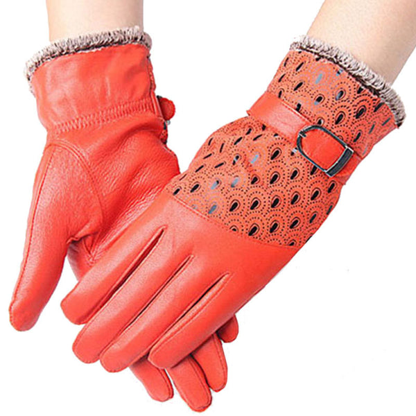 Warm Dot Pattern Buckle Leather Wrist Gloves