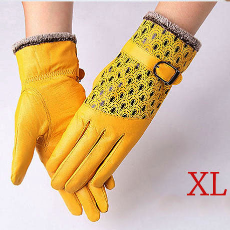 Warm Dot Pattern Buckle Leather Wrist Gloves